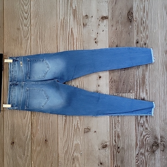 Kancan Size 3/25 Medium Wash Skinny Jeans - Picture 6 of 7